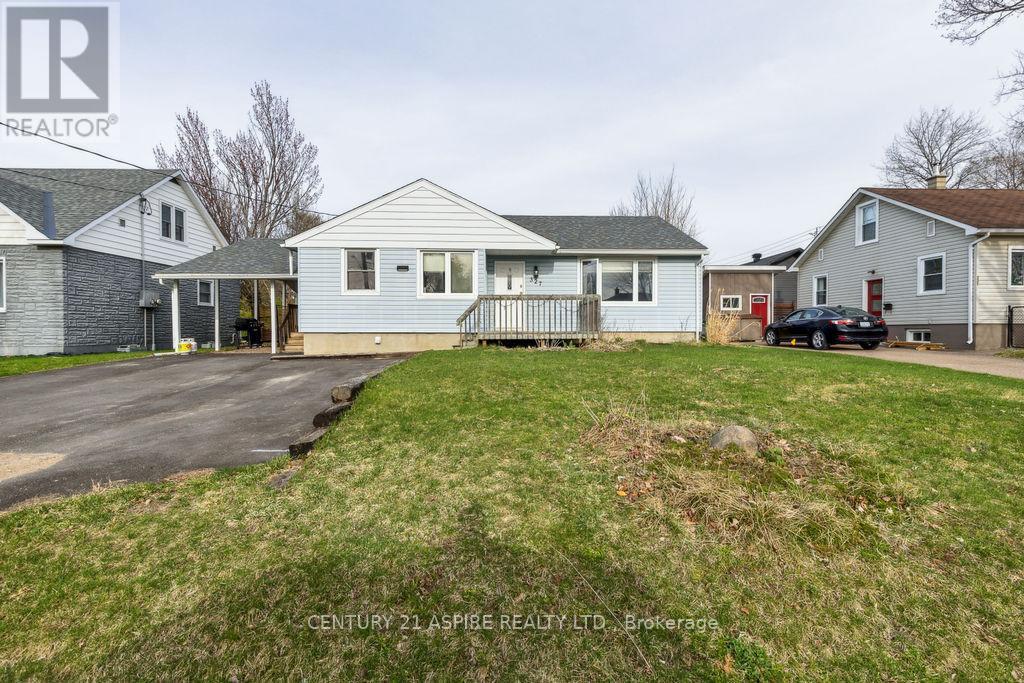 327 Fraser Street, Pembroke, Ontario  K8A 1Y3 - Photo 2 - X12118813