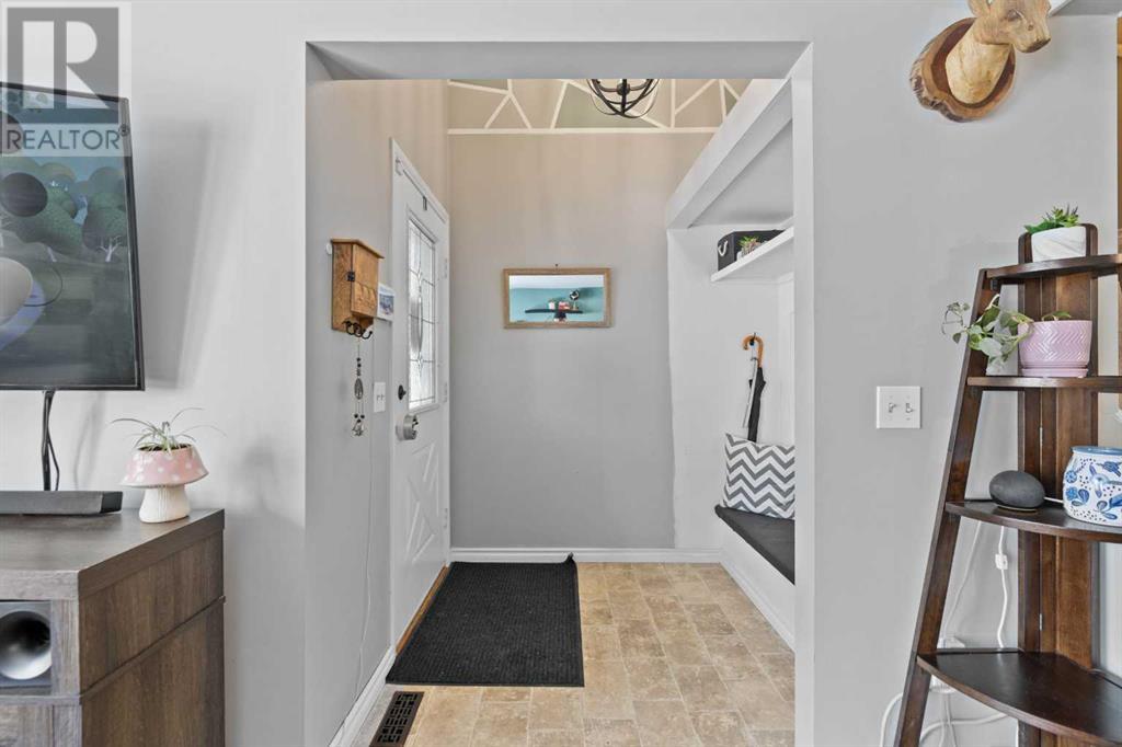 Property at 223 Erin Mount Place SE image 4