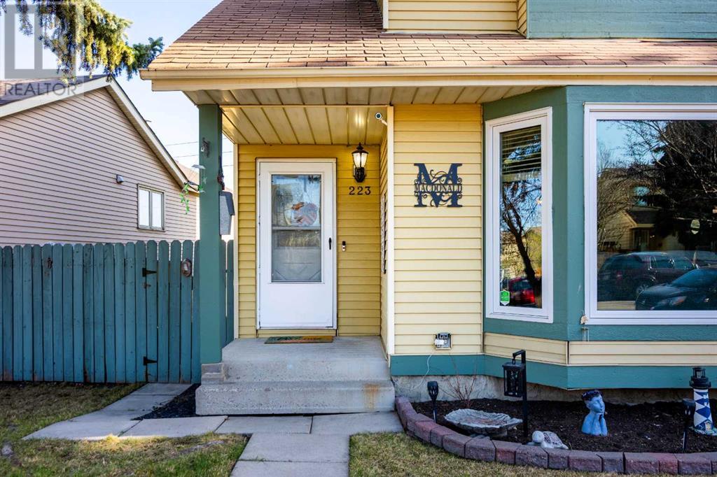 Property at 223 Erin Mount Place SE image 3