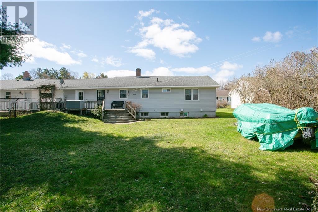 Property at 318 Gilmour Street image 3