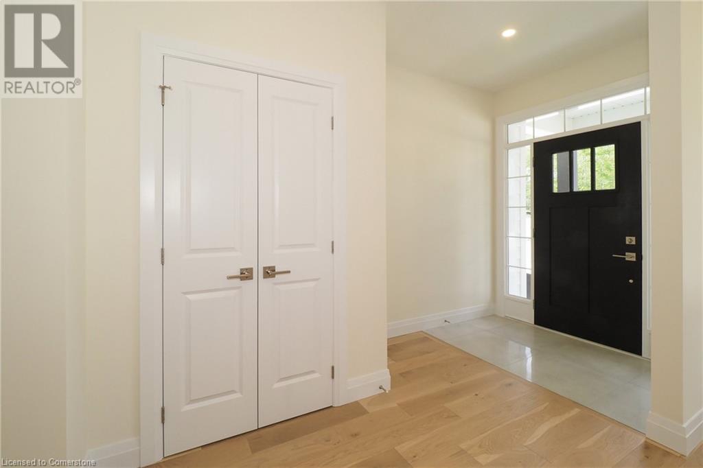 Property at 220 JEFFREY Place image 4