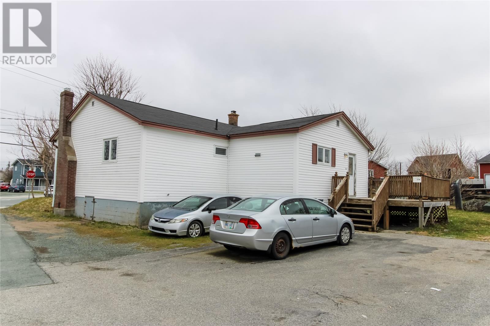 Property at 221 Paradise Road image 3