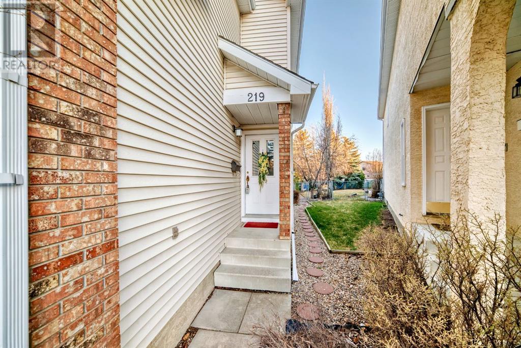 Property at 219 Coachway Road SW image 3