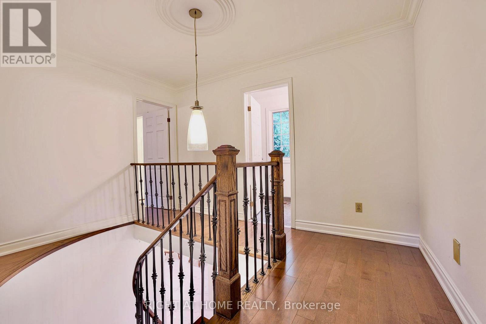 89 Yonge Boulevard, Toronto, Ontario  M5M 3G8 - Photo 23 - C12016620