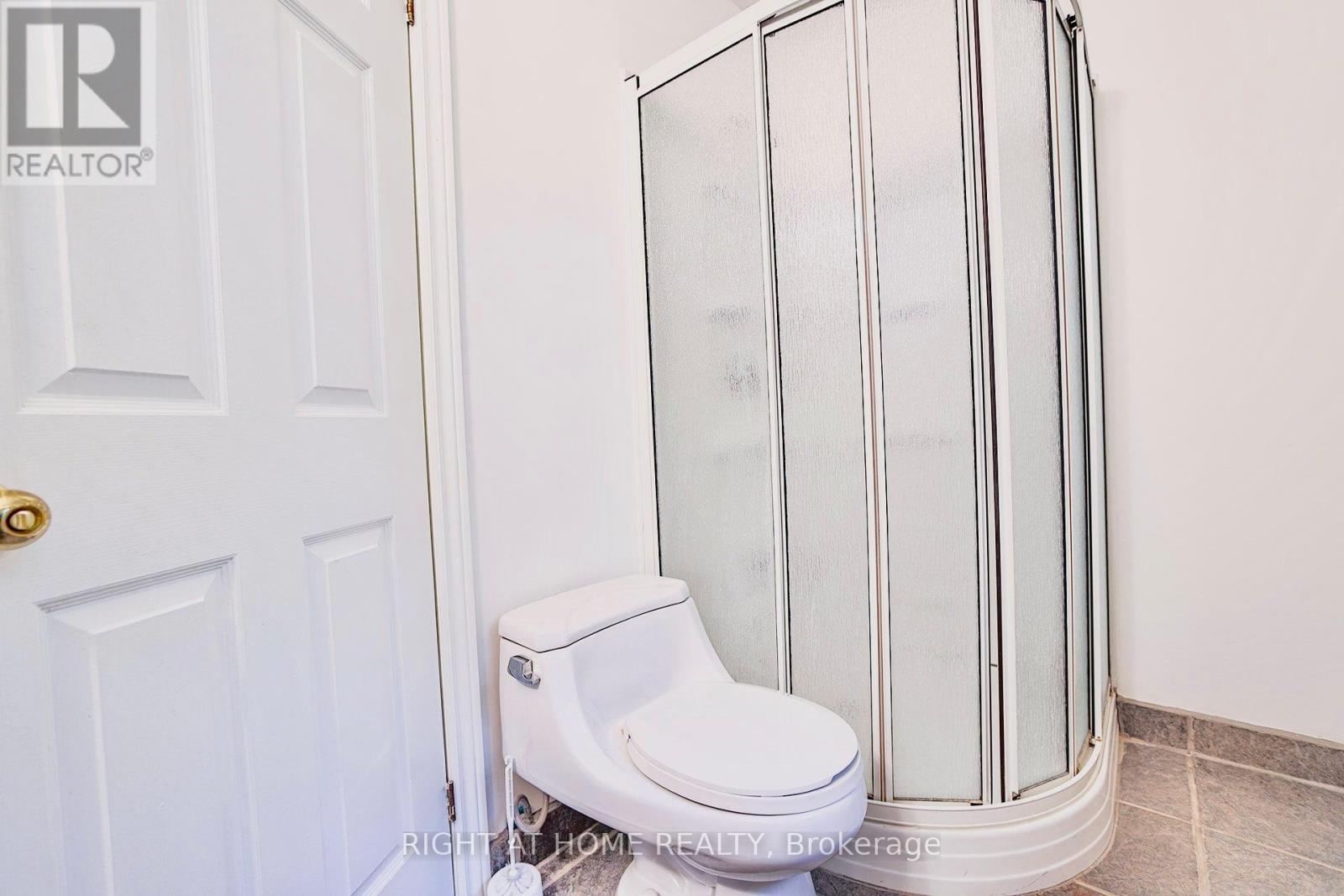 89 Yonge Boulevard, Toronto, Ontario  M5M 3G8 - Photo 25 - C12016620