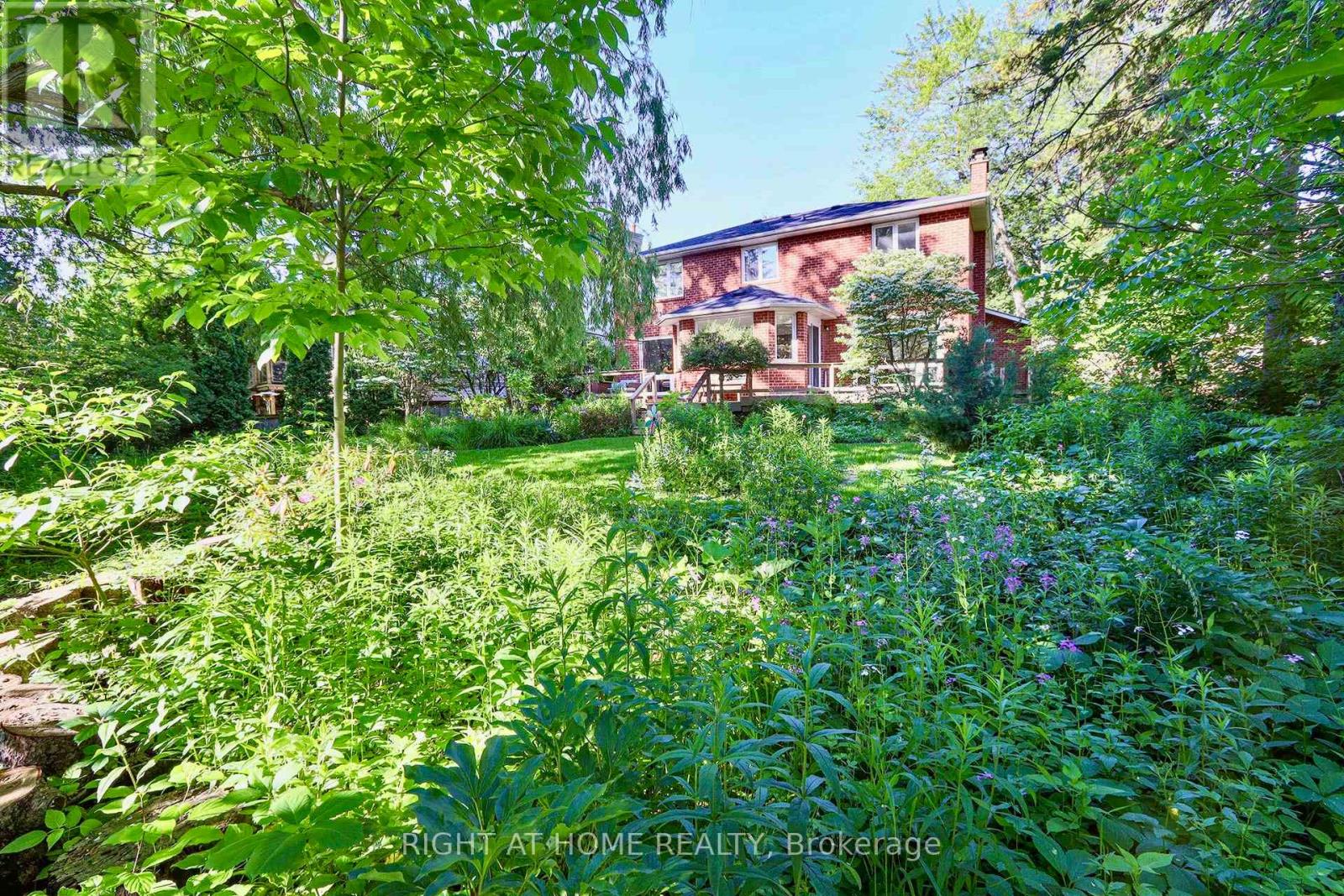 89 Yonge Boulevard, Toronto, Ontario  M5M 3G8 - Photo 38 - C12016620