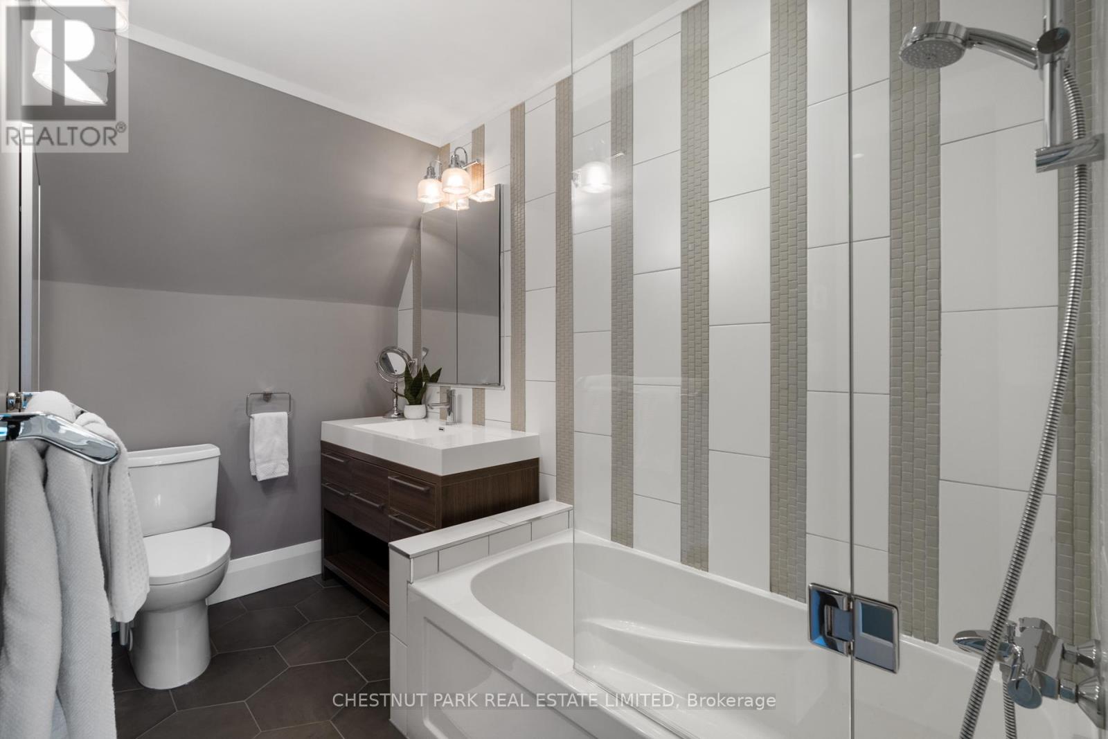 61 Woodlawn Avenue W, Toronto, Ontario  M4V 1G6 - Photo 26 - C12116249