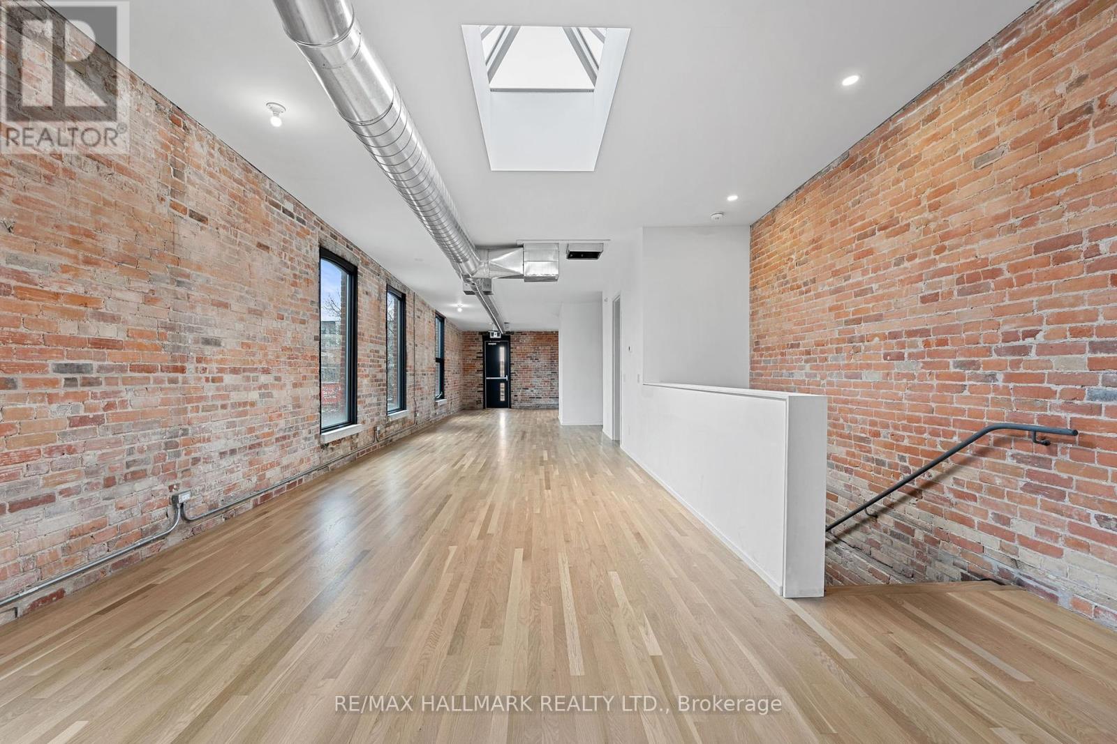 300 - 972 Queen Street E, Toronto, Ontario  M4M 1K1 - Photo 4 - E12108970