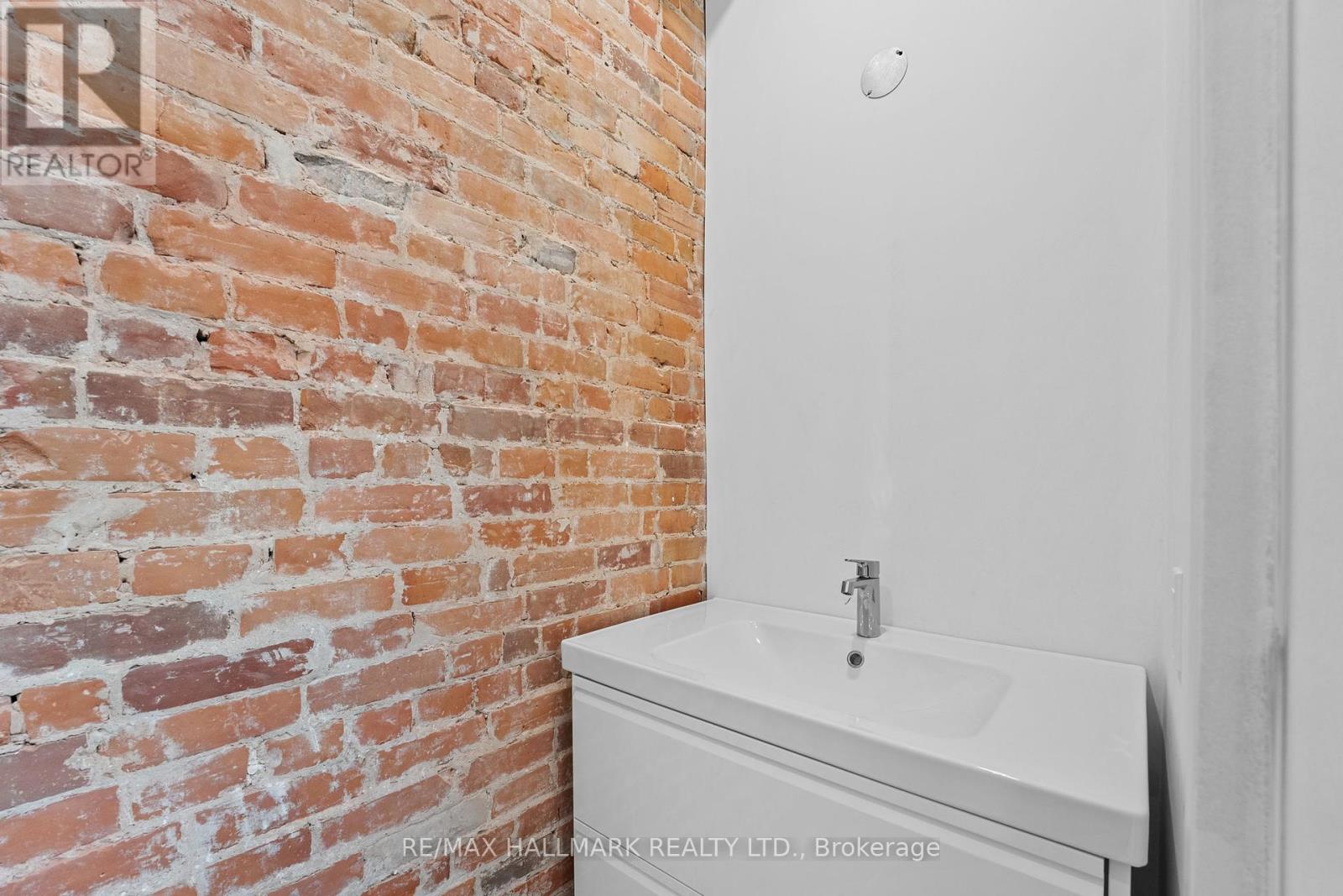 300 - 974 Queen Street E, Toronto, Ontario  M4M 1K1 - Photo 8 - E12108973