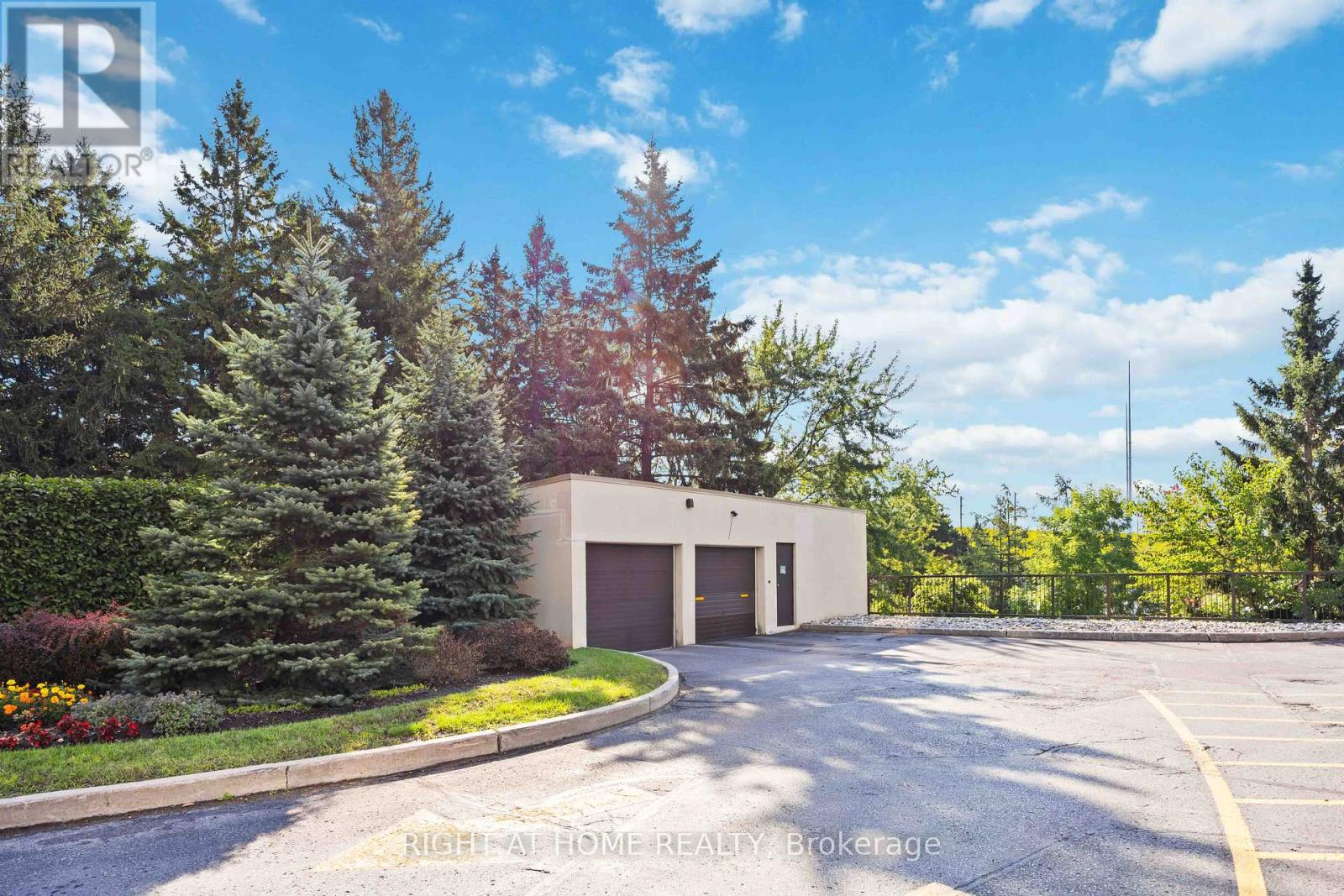 506 - 700 Wilson Road N, Oshawa, Ontario  L1G 7T5 - Photo 2 - E12027438