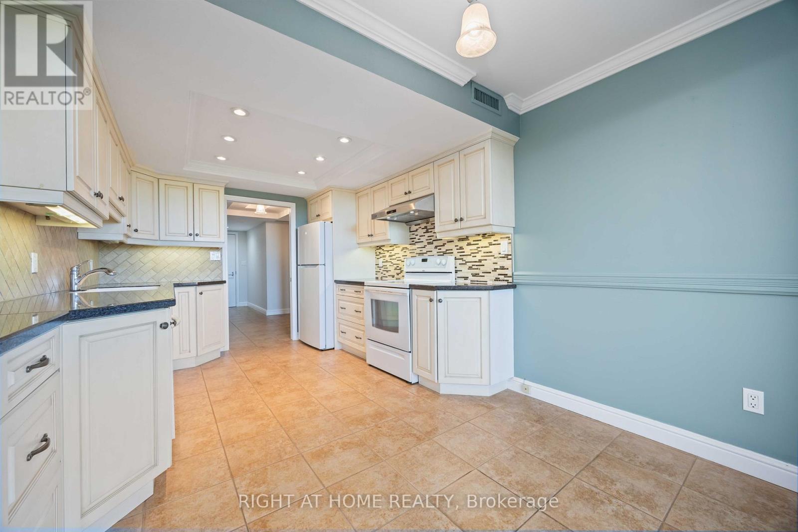 506 - 700 Wilson Road N, Oshawa, Ontario  L1G 7T5 - Photo 16 - E12027438