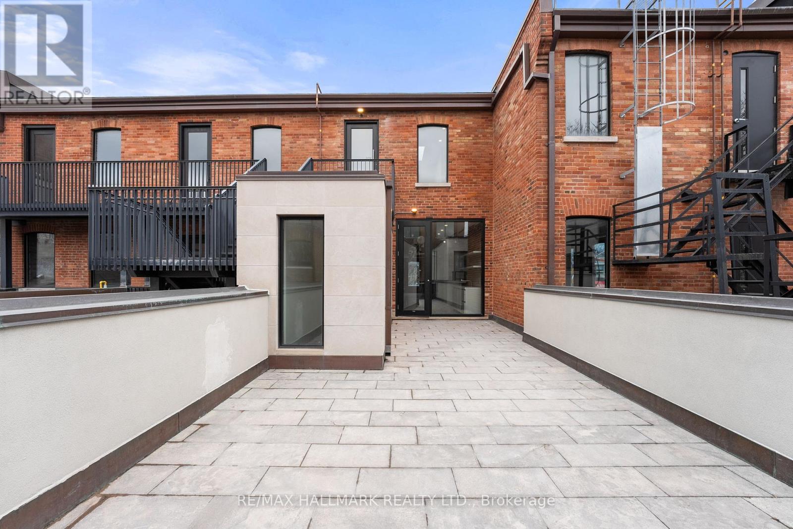200&300 - 974 Queen Street E, Toronto, Ontario  M4M 1K1 - Photo 17 - E12108972