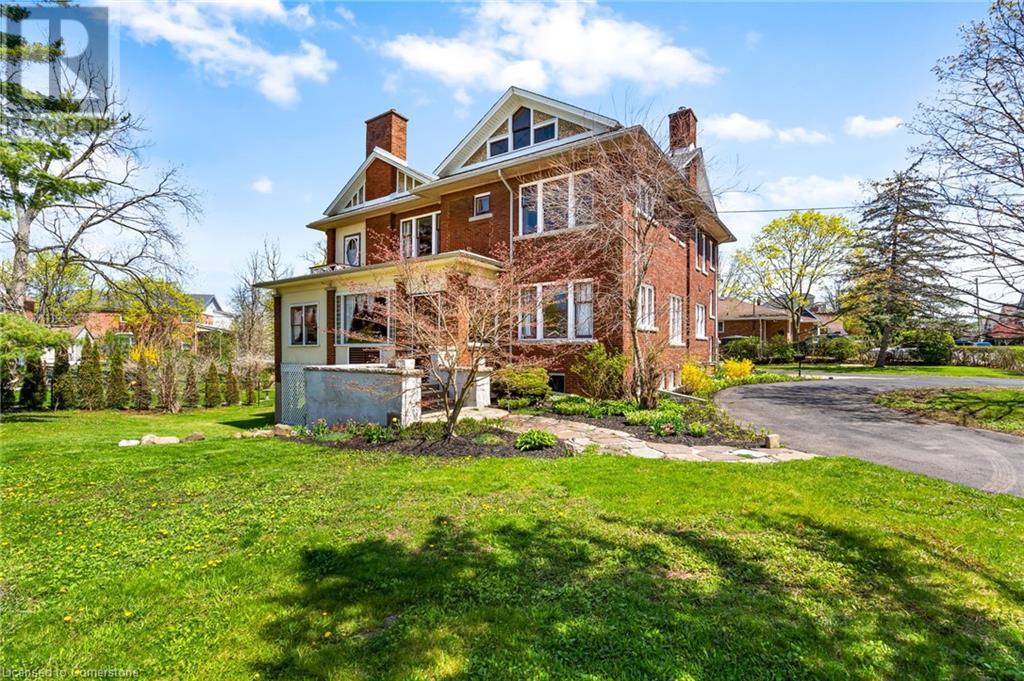 Property at 20 EVAN Street image 2