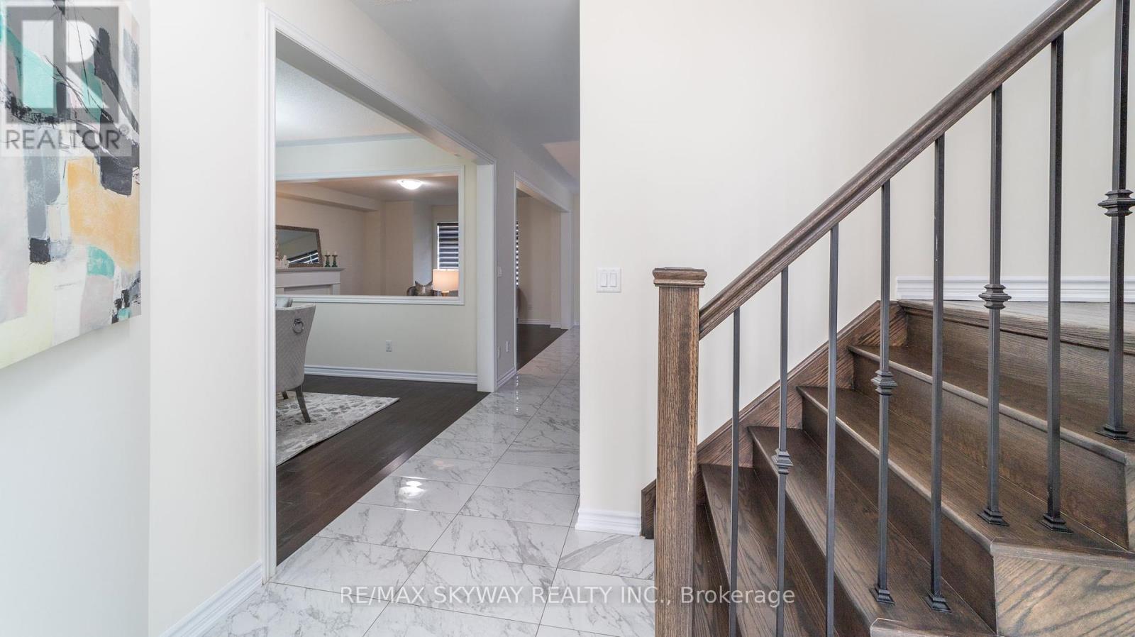 Property at 15 NEIL PROMENADE image 5