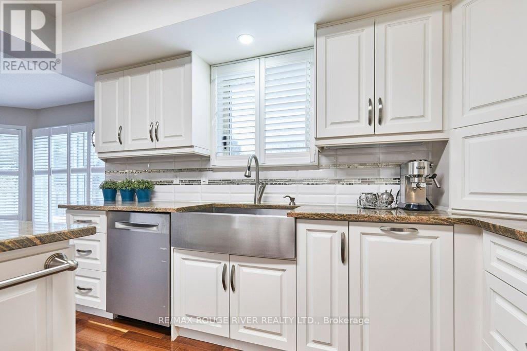 1161 Glenashton Drive, Oakville (Wc Wedgewood Creek), Ontario  L6H 5L7 - Photo 16 - W12005724