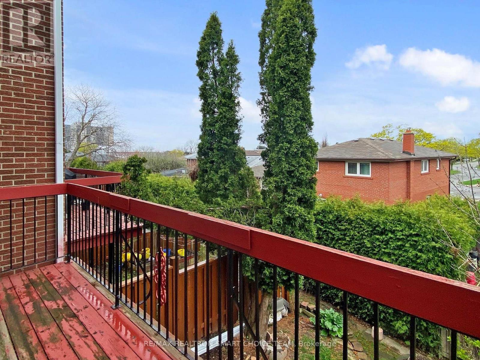 34 San Marino Way, Toronto (Glenfield-Jane Heights), Ontario  M3N 2Y3 - Photo 11 - W12118661