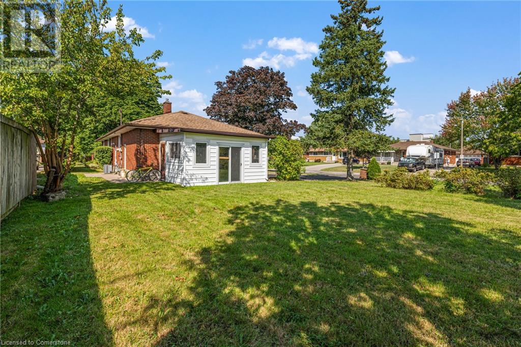 4 Tamarack Street, Welland, Ontario  L3C 4X5 - Photo 4 - 40723821