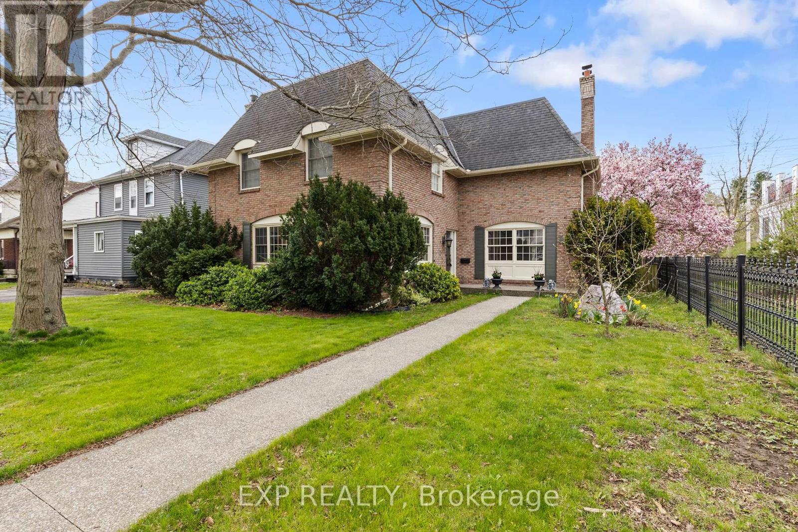 Property at 211 MERRITT STREET image 1
