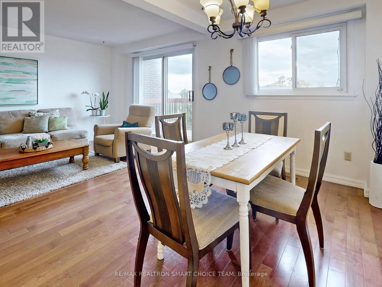 34 San Marino Way, Toronto (Glenfield-Jane Heights), Ontario  M3N 2Y3 - Photo 4 - W12118661