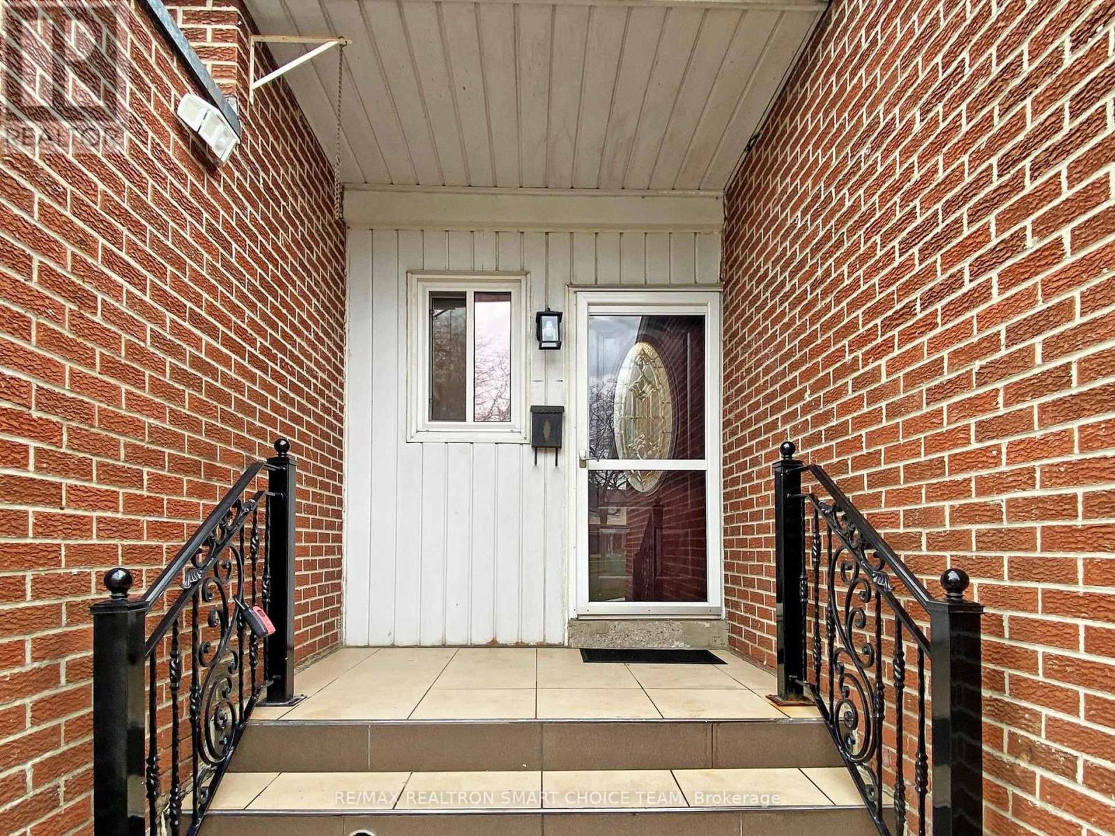 34 San Marino Way, Toronto (Glenfield-Jane Heights), Ontario  M3N 2Y3 - Photo 34 - W12118661