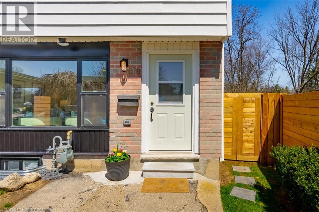 669 Parkview Crescent, Cambridge, Ontario  N3H 5A1 - Photo 2 - 40722550