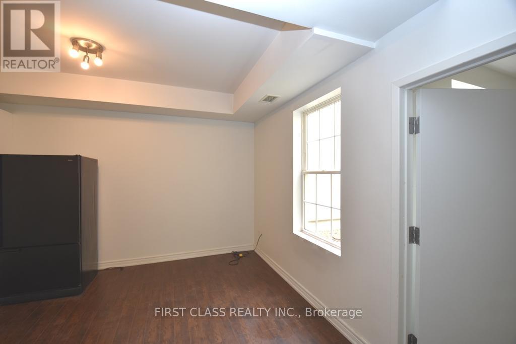 2 - 18 Market Street, Brantford, Ontario  N3T 2Z5 - Photo 6 - X12079486