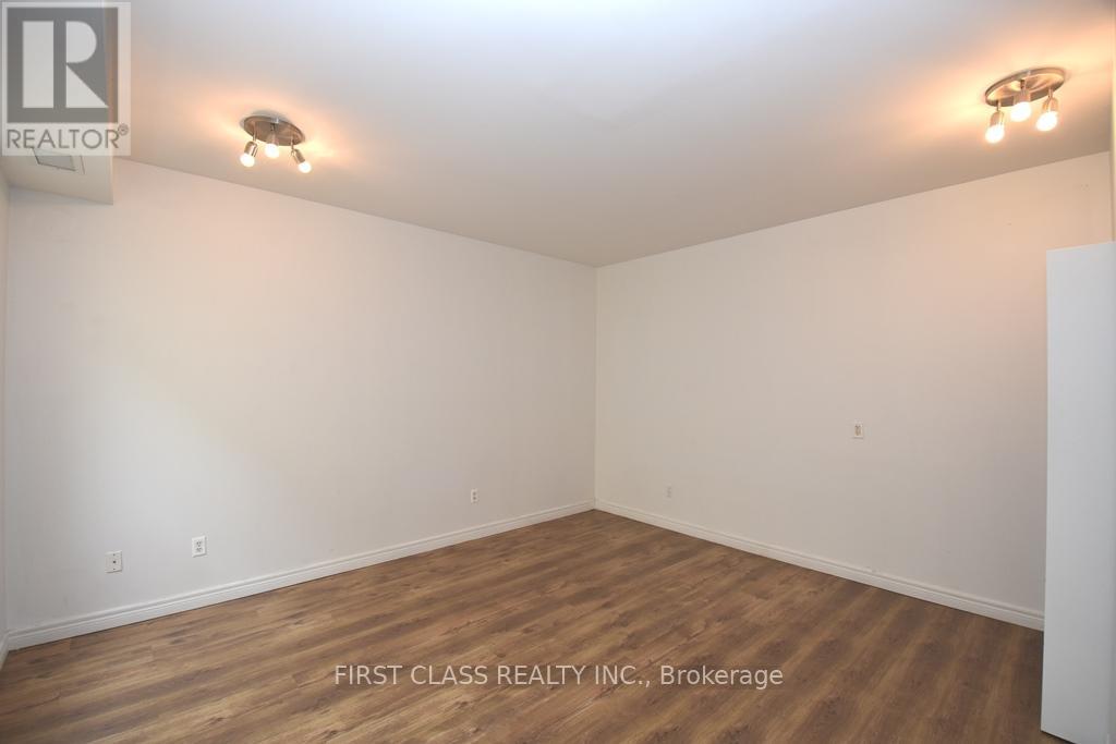 2 - 18 Market Street, Brantford, Ontario  N3T 2Z5 - Photo 3 - X12079486