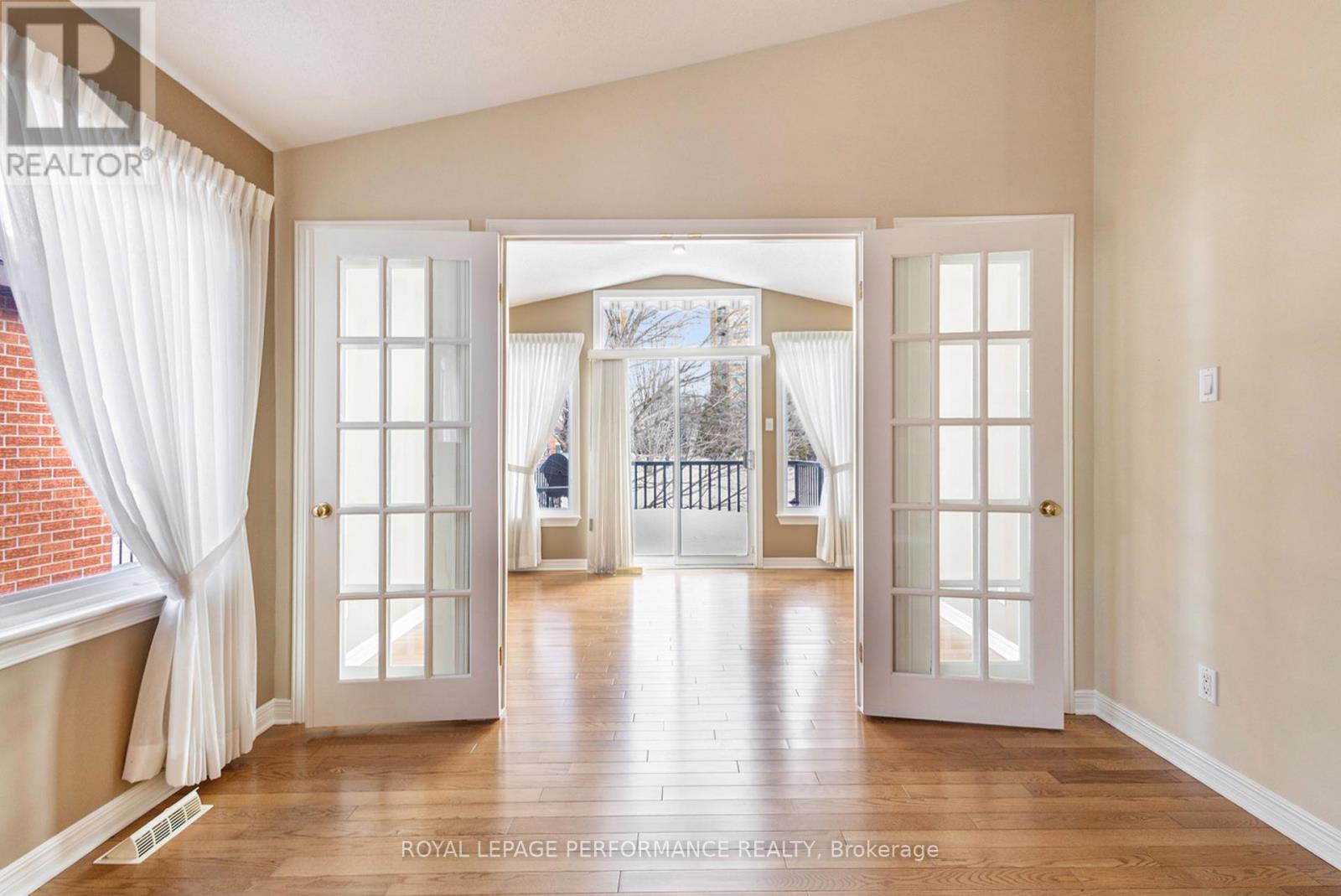 45 Coulson Court, Ottawa, Ontario  K2K 2X9 - Photo 8 - X12062141