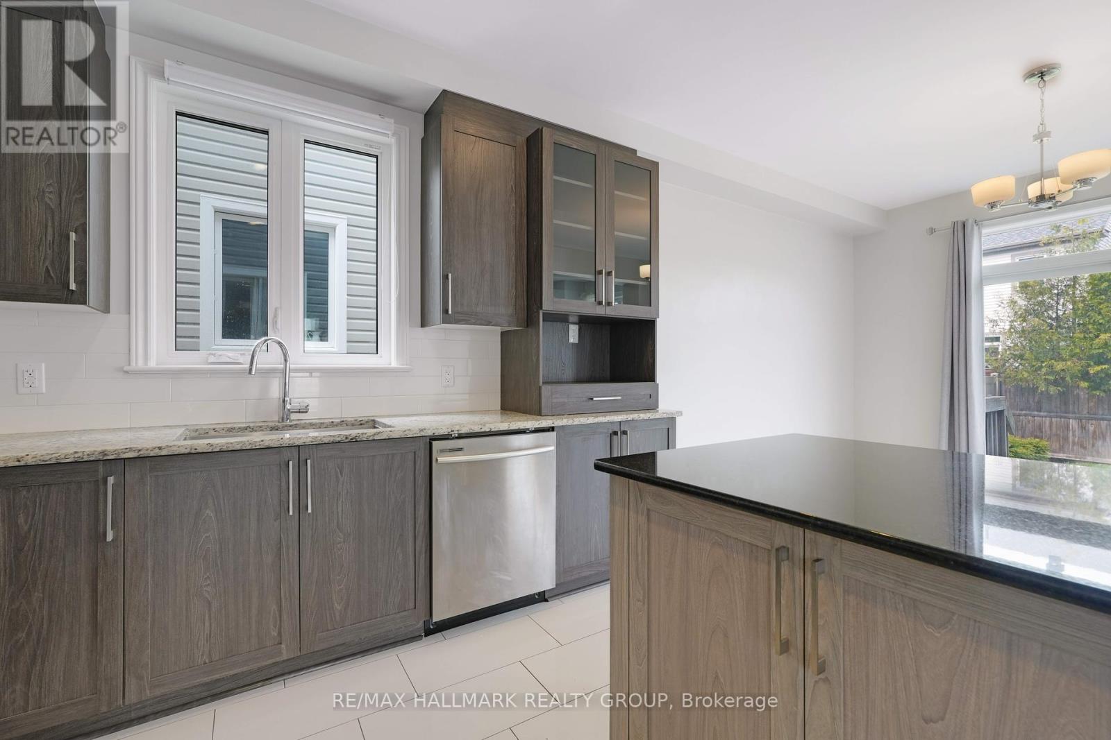307 Brambling Way, Ottawa, Ontario  K2J 6E4 - Photo 15 - X12114528