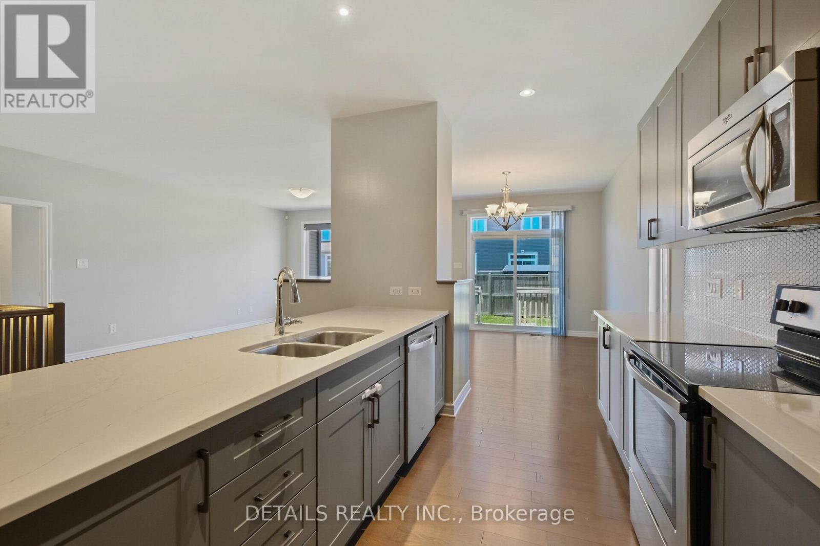 313 Gracewood Crescent, Ottawa, Ontario  K1T 0J7 - Photo 16 - X12118836