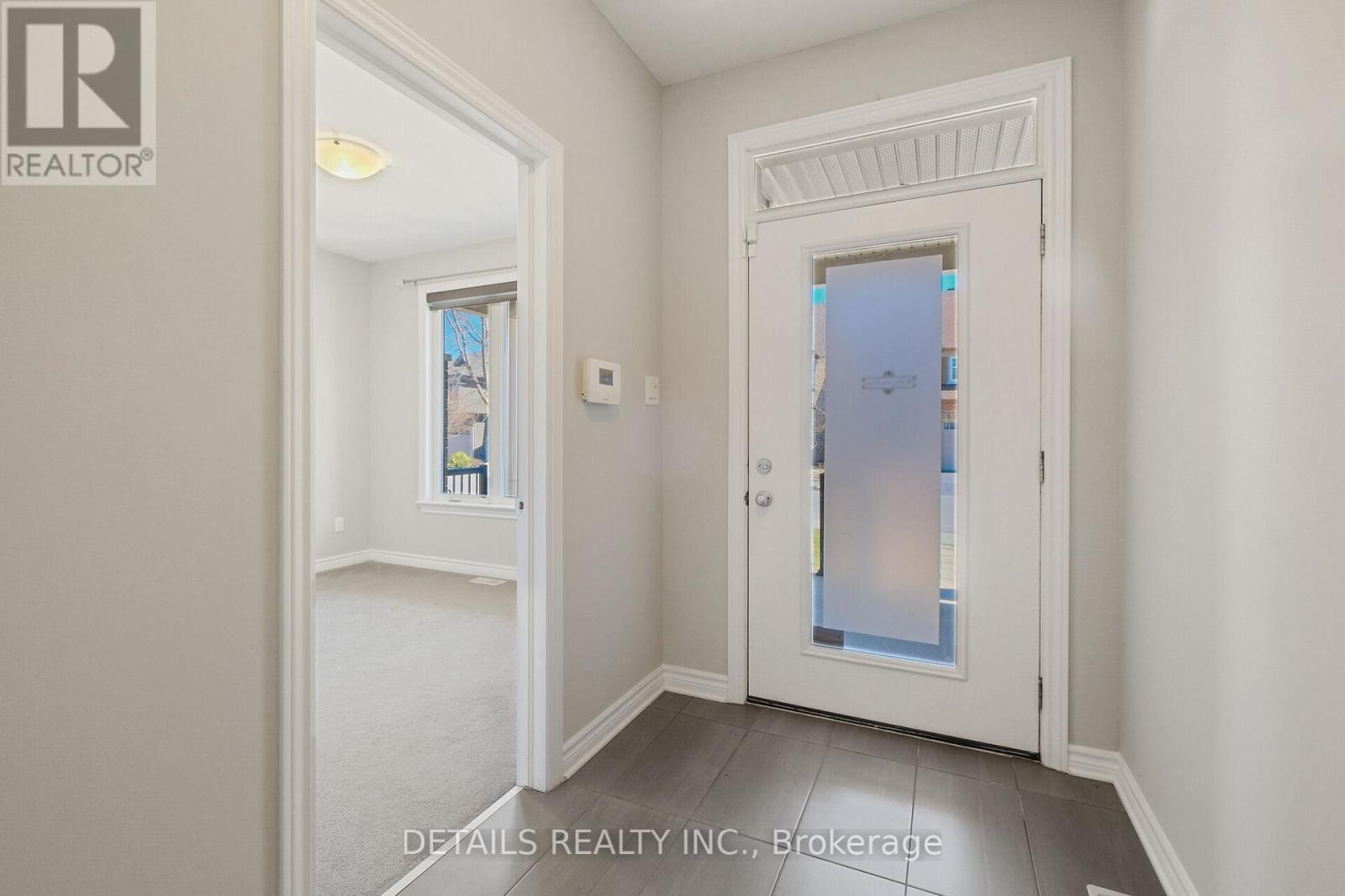 Property at 313 GRACEWOOD CRESCENT image 3