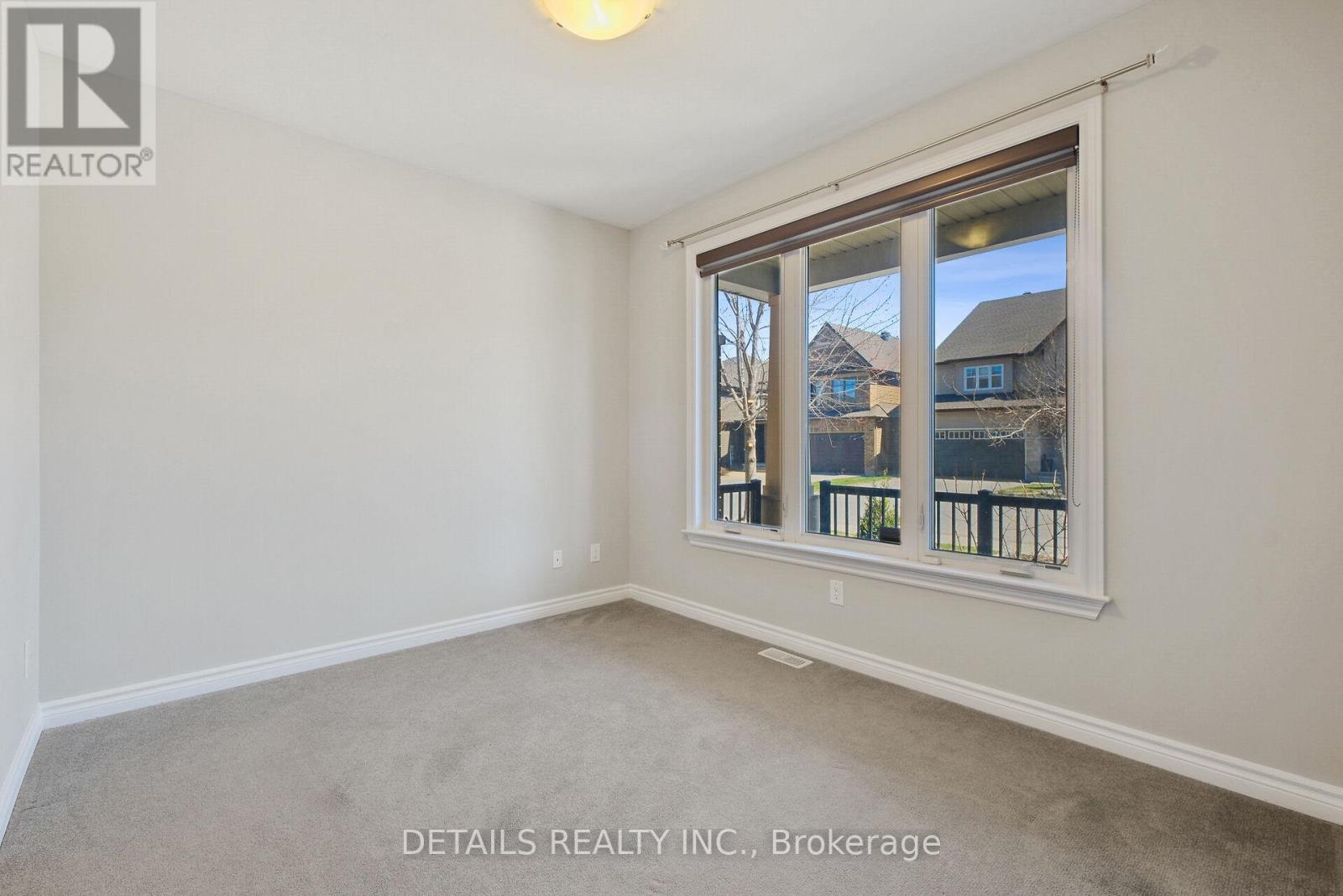313 Gracewood Crescent, Ottawa, Ontario  K1T 0J7 - Photo 7 - X12118836