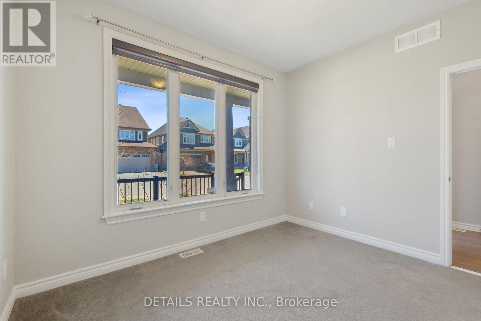 313 Gracewood Crescent, Ottawa, Ontario  K1T 0J7 - Photo 8 - X12118836