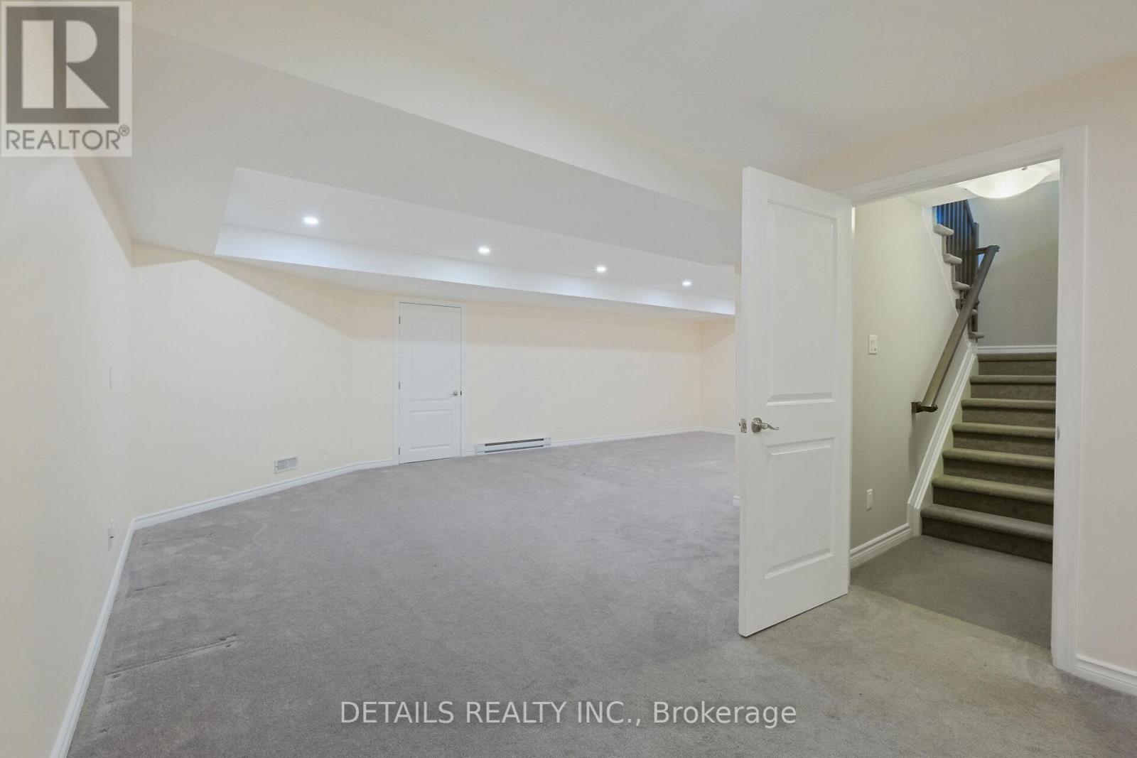 313 Gracewood Crescent, Ottawa, Ontario  K1T 0J7 - Photo 34 - X12118836