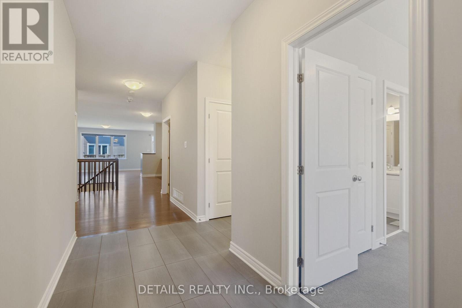 313 Gracewood Crescent, Ottawa, Ontario  K1T 0J7 - Photo 4 - X12118836