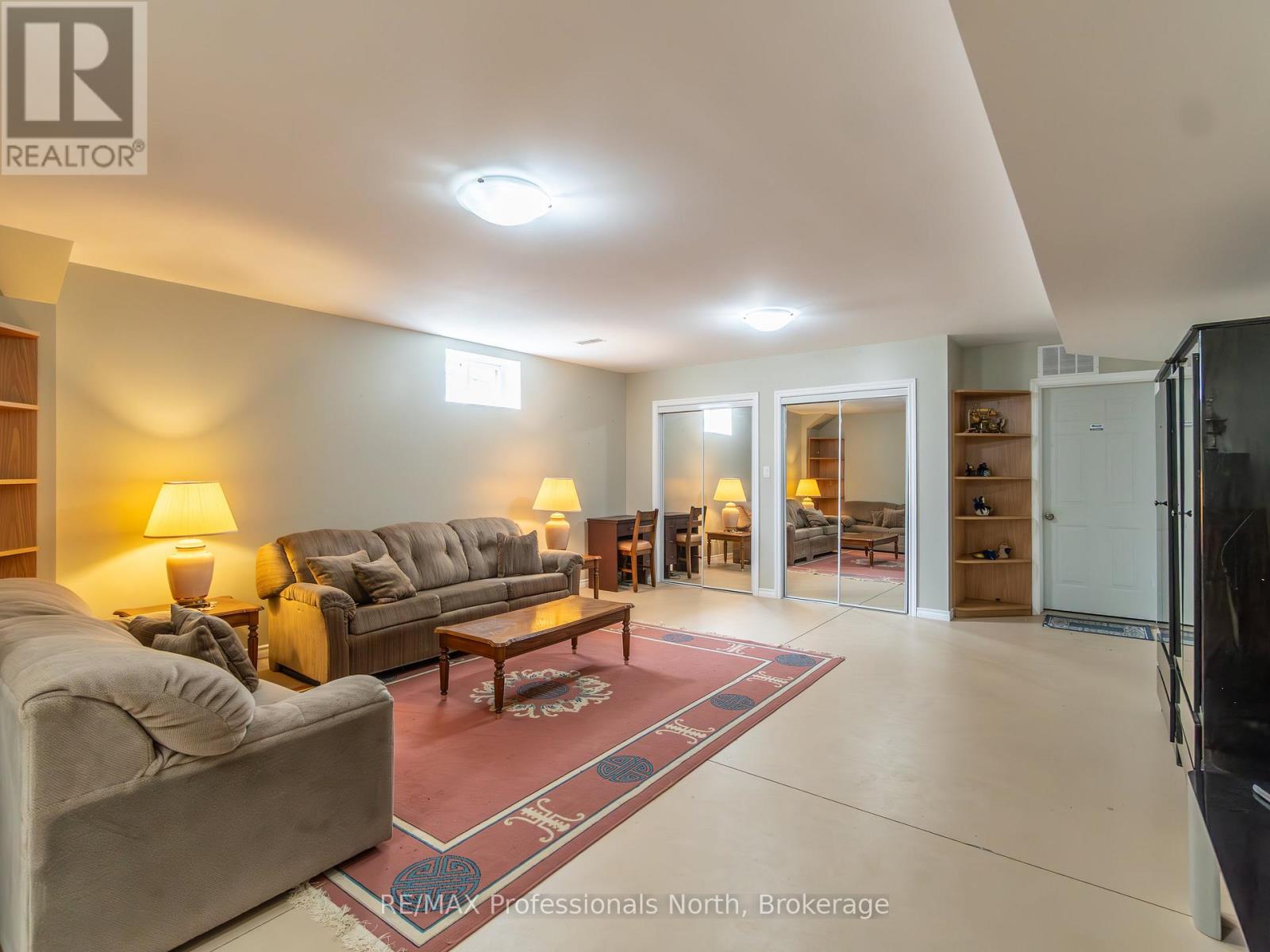 27 Susan Street W, Huntsville (Chaffey), Ontario  P1H 1X2 - Photo 24 - X12117432
