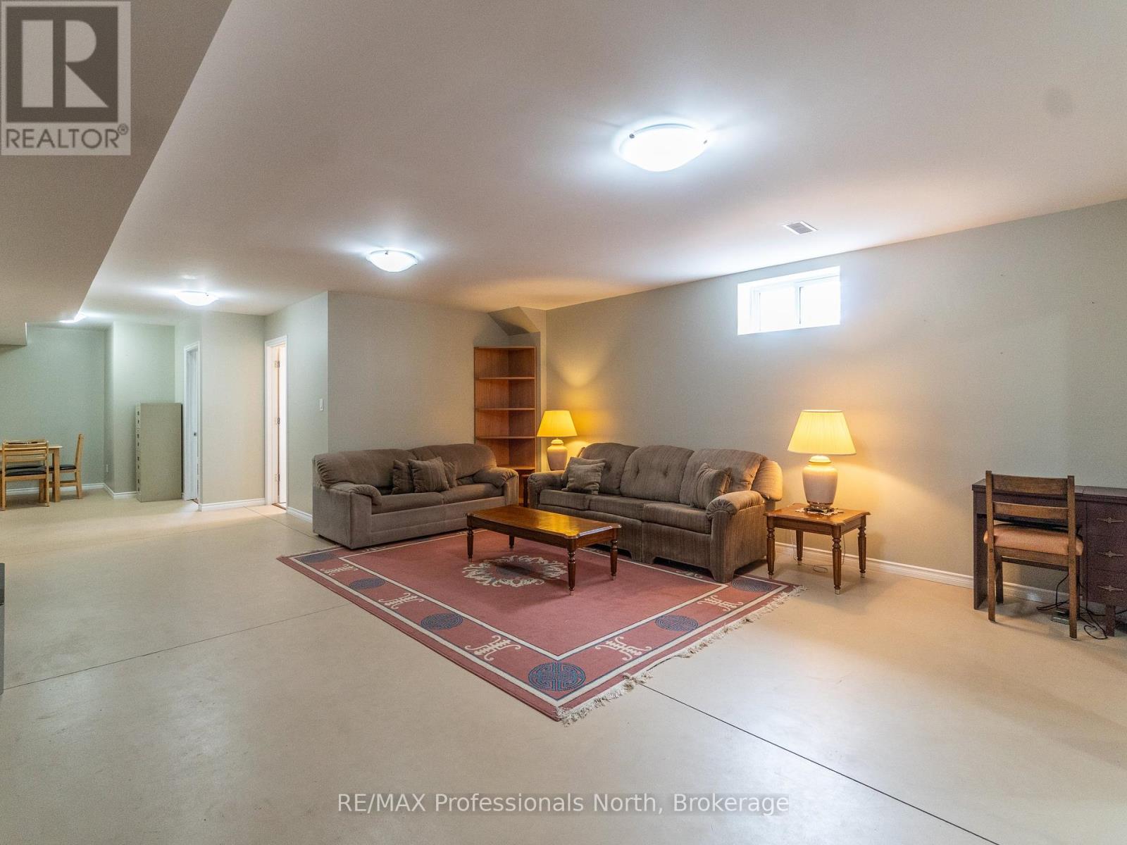 27 Susan Street W, Huntsville (Chaffey), Ontario  P1H 1X2 - Photo 25 - X12117432