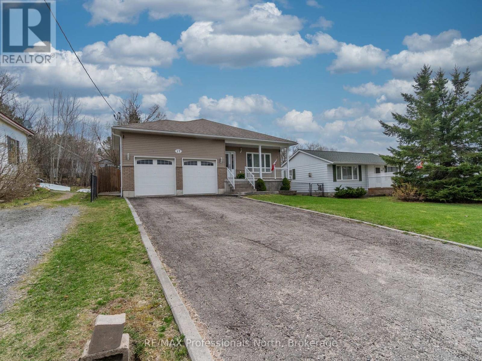 27 Susan Street W, Huntsville (Chaffey), Ontario  P1H 1X2 - Photo 33 - X12117432