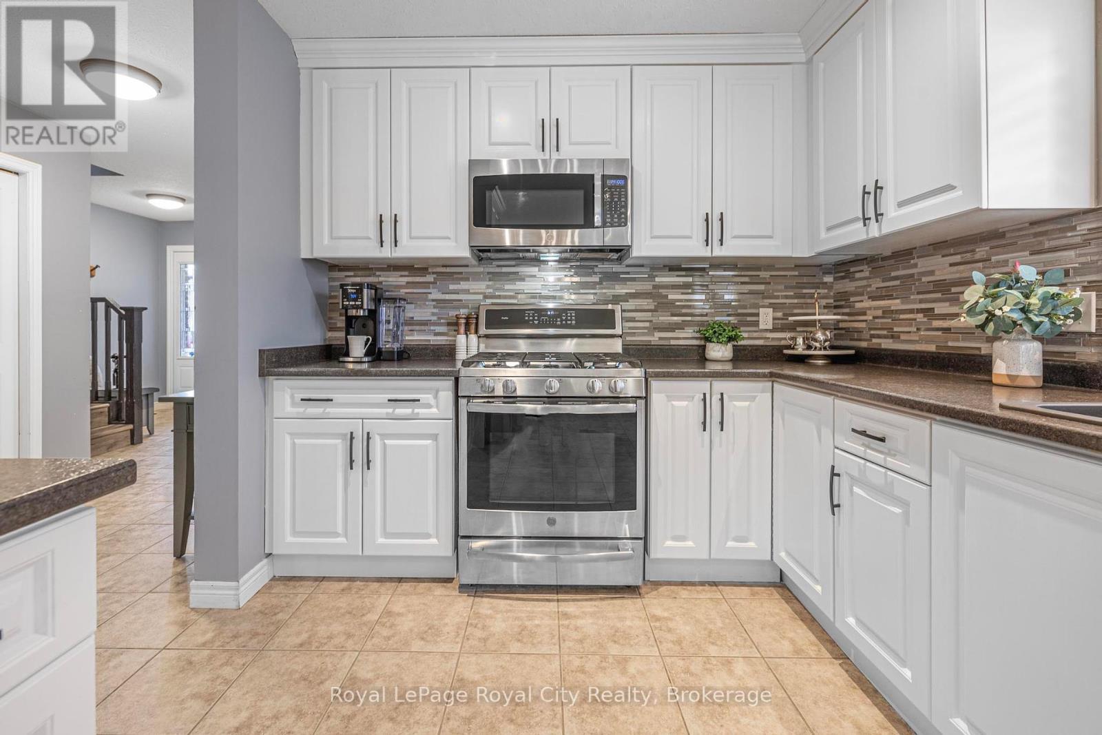 38 Marshall Drive, Guelph, Ontario  N1E 0K7 - Photo 12 - X12118431