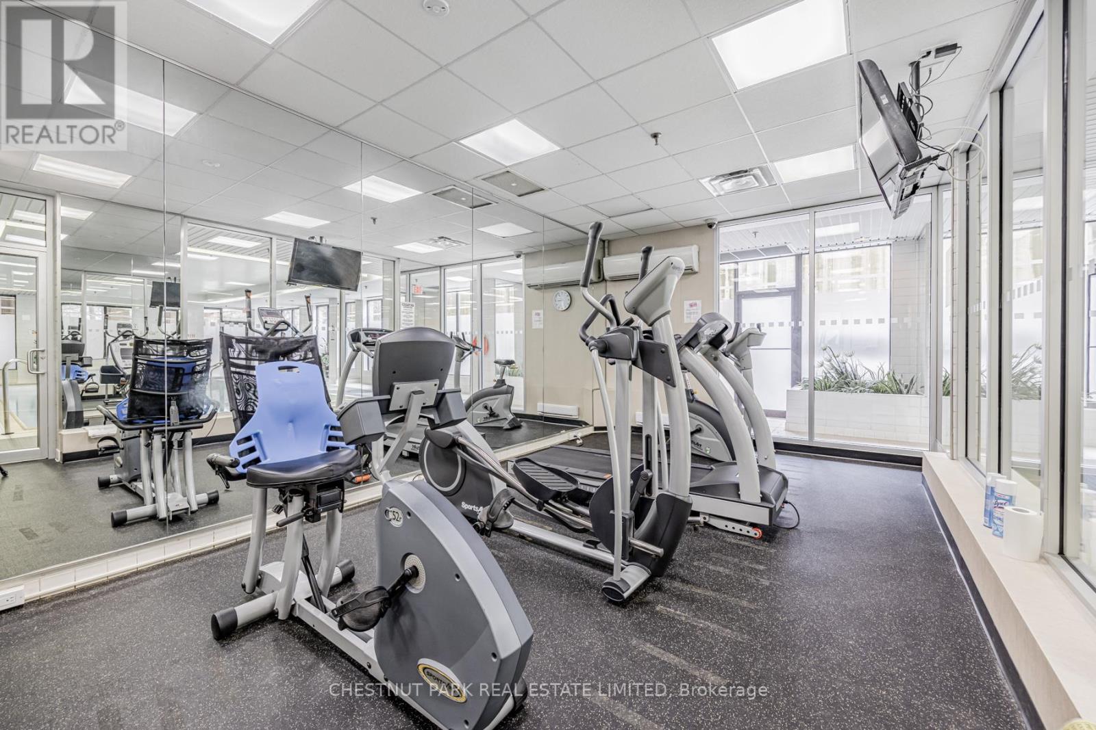810 - 2900 Yonge Street, Toronto, Ontario  M4N 3N8 - Photo 25 - C12093471