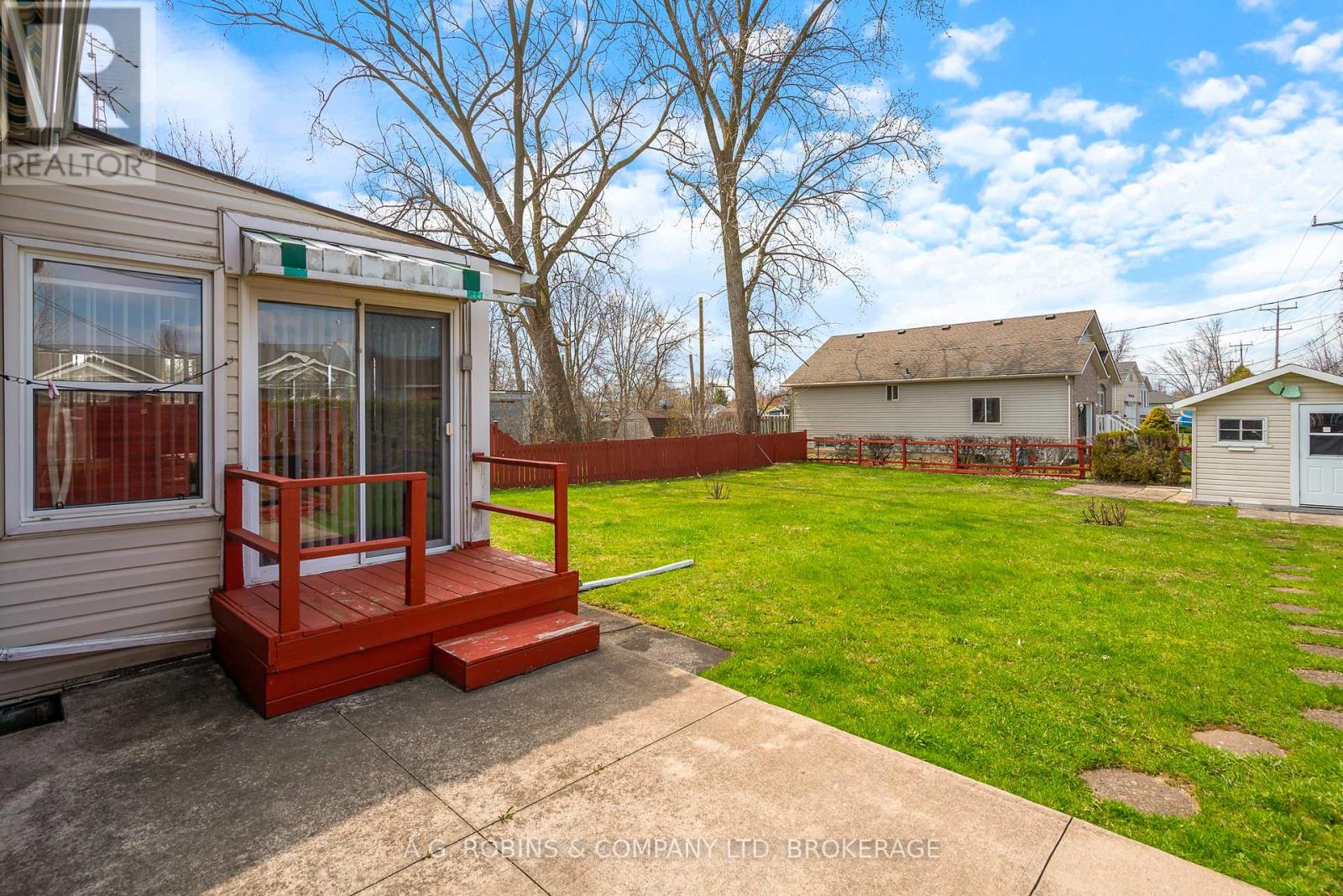 70 Radford Avenue, Fort Erie (Lakeshore), Ontario  L2A 5H8 - Photo 28 - X12118912