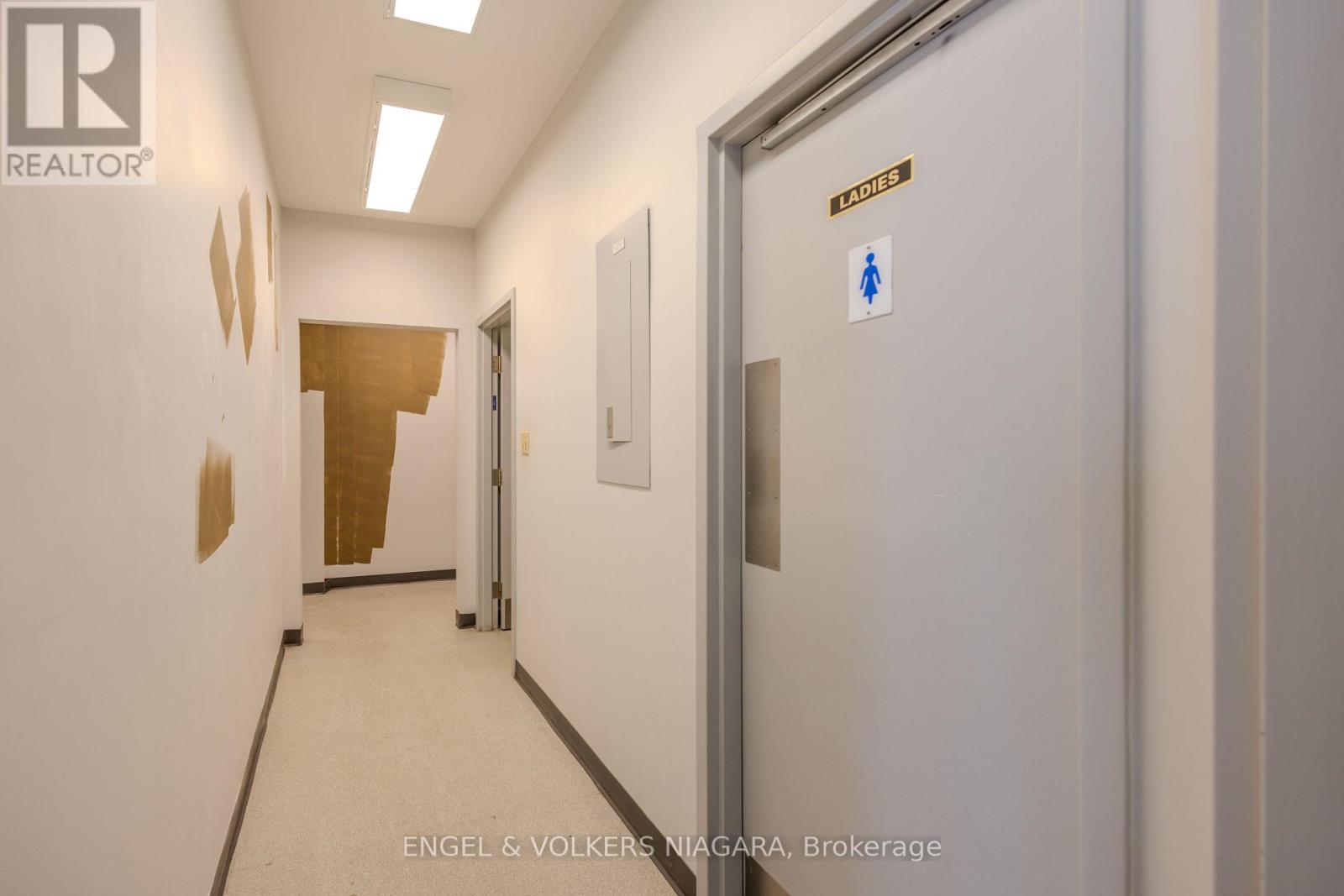 4796 Victoria Ave Avenue, Niagara Falls, Ontario  L2E 4C3 - Photo 23 - X12118951