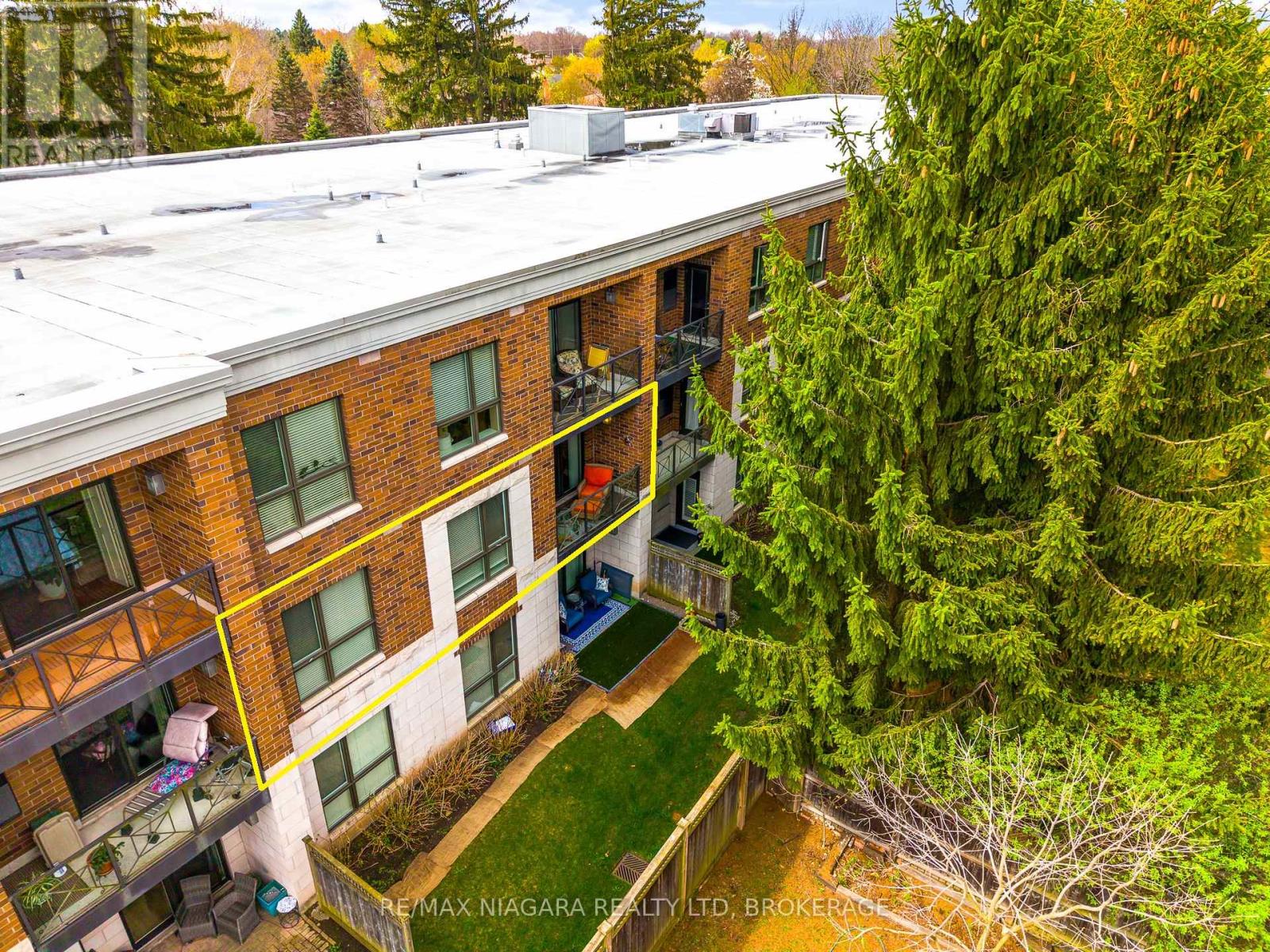 Property at 206 - 2799 ST. PAUL AVENUE image 3