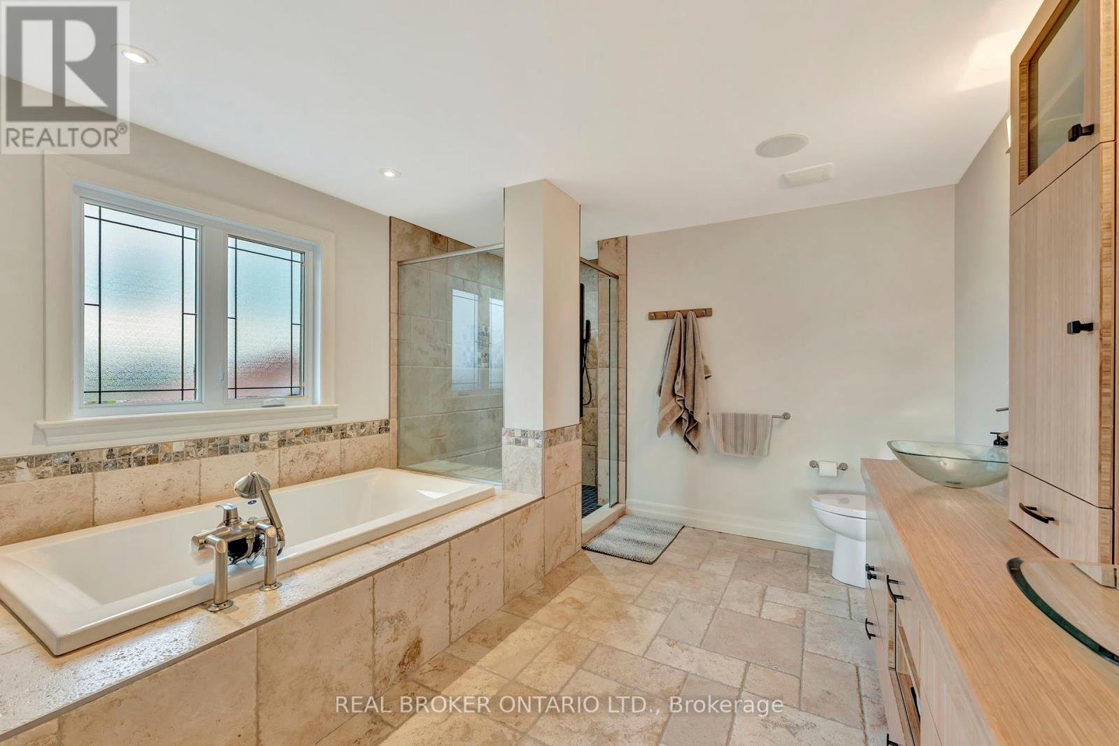 1040 Black Canary Drive, Ottawa, Ontario  K4M 0A1 - Photo 28 - X12097542