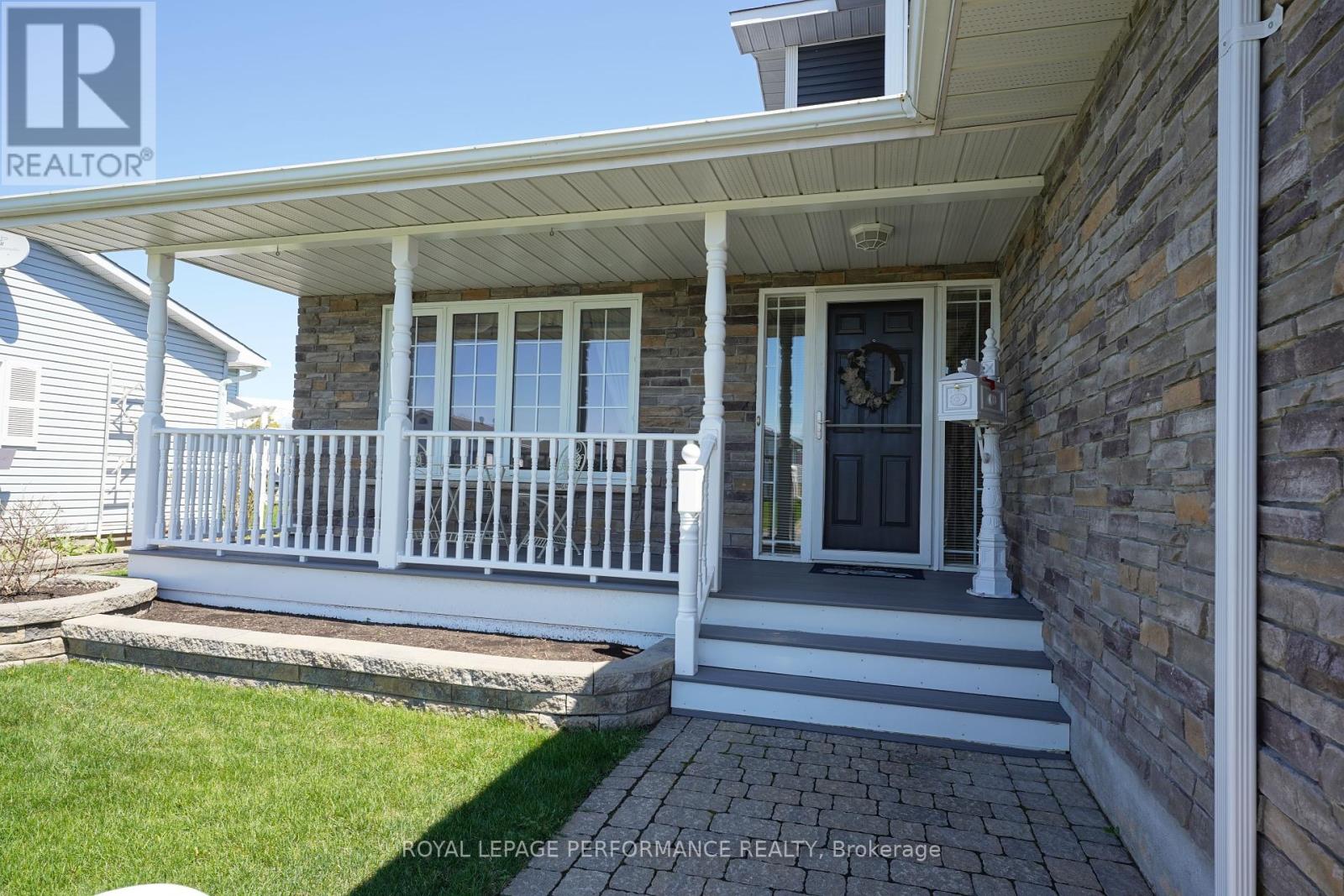 1729 Macintyre Avenue, Cornwall, Ontario  K6J 5T7 - Photo 15 - X12118860
