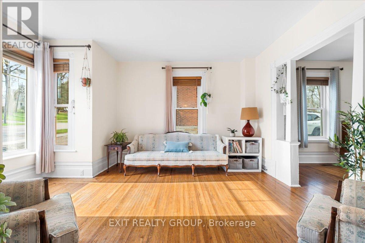 207 Durham Street S, Centre Hastings, Ontario  K0K 2K0 - Photo 5 - X12118932