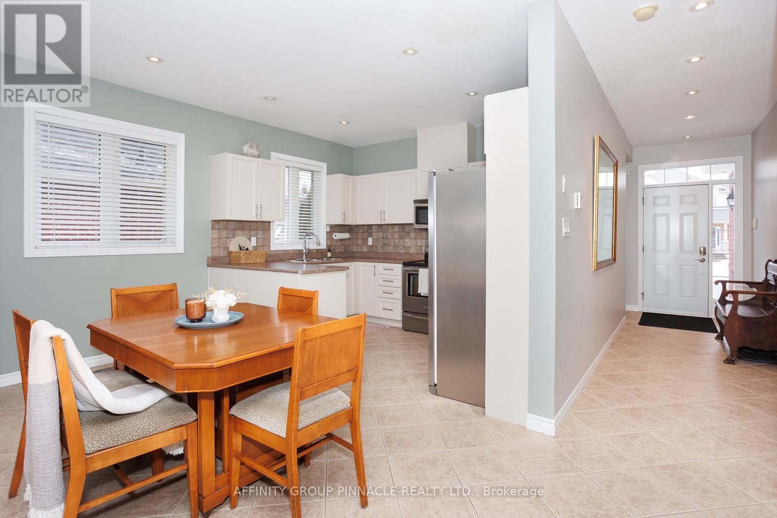 54 Ellis Crescent, Kawartha Lakes, Ontario K9V 5Y1 - Photo 12 - X12118949