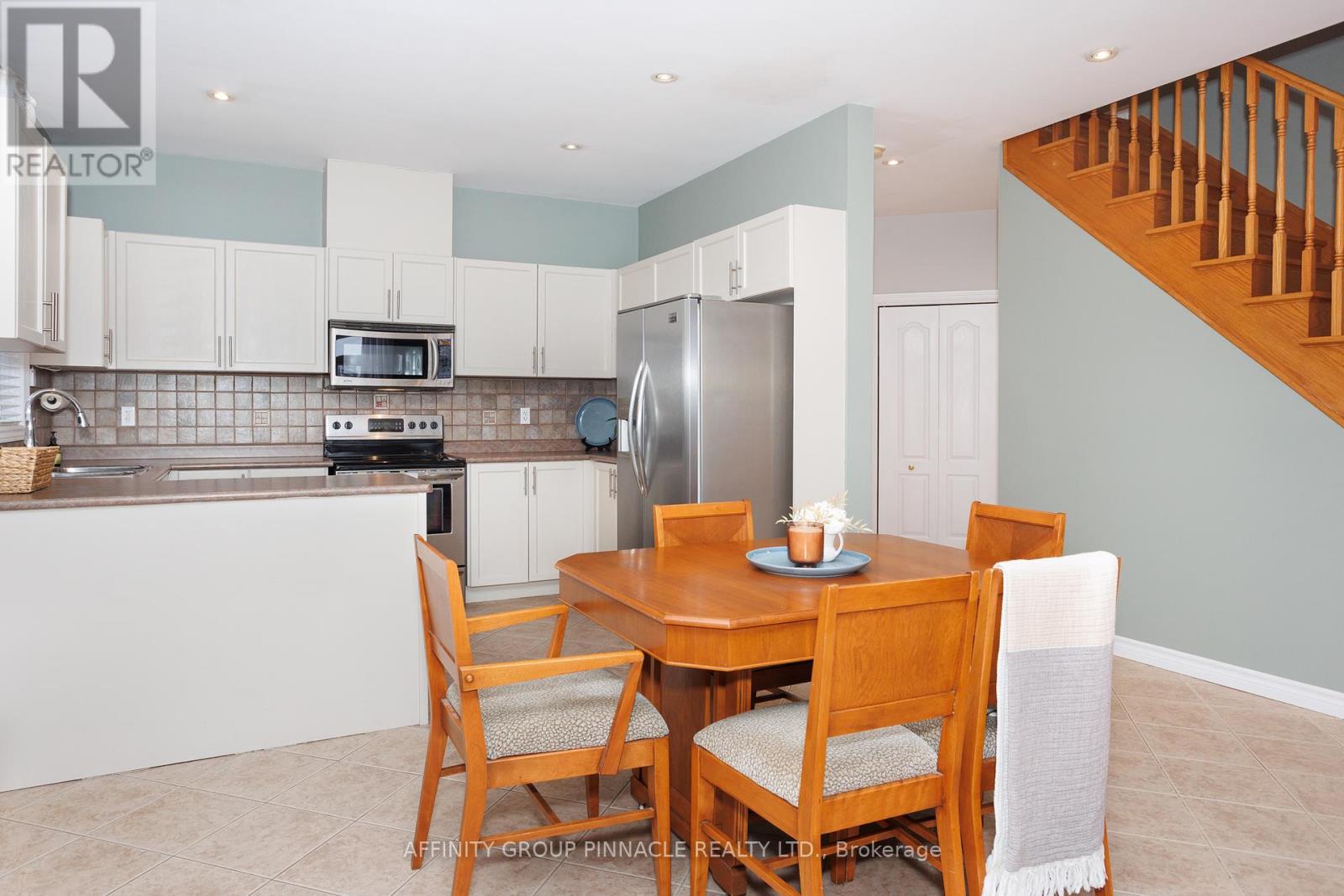 54 Ellis Crescent, Kawartha Lakes, Ontario K9V 5Y1 - Photo 13 - X12118949