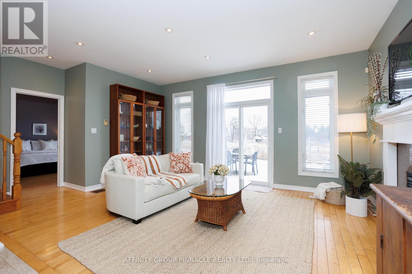 54 Ellis Crescent, Kawartha Lakes, Ontario K9V 5Y1 - Photo 21 - X12118949