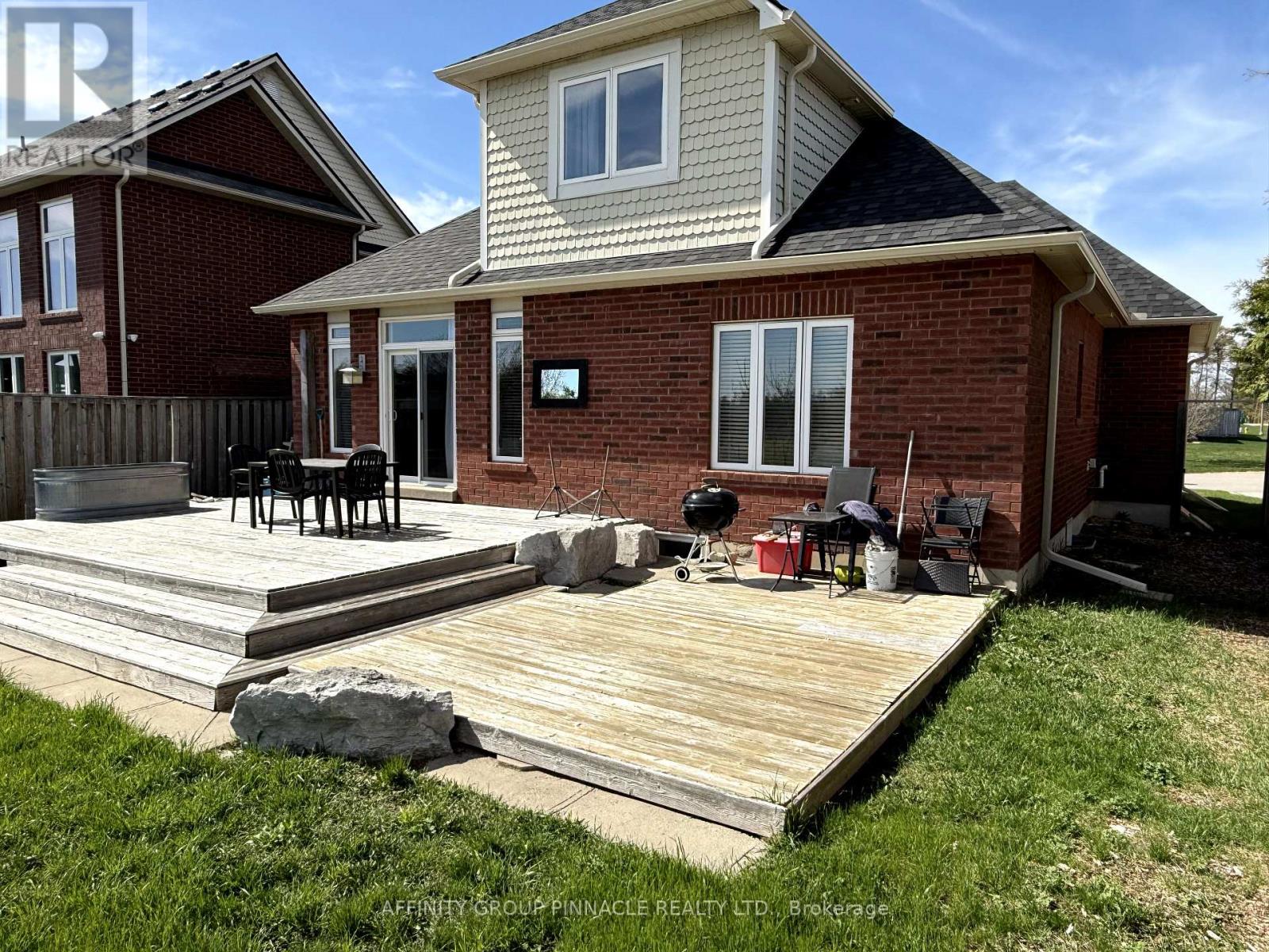 Property at 54 ELLIS CRESCENT image 3